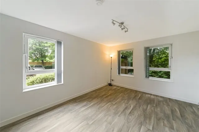 Photo 2 — Fairways View, Hardgate, Clydebank, West Dunbartonshire, G81
