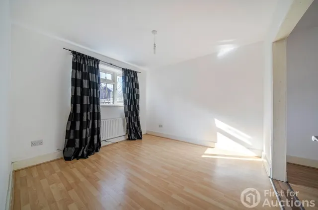 Photo 3 — Kirtley Road, London, SE26