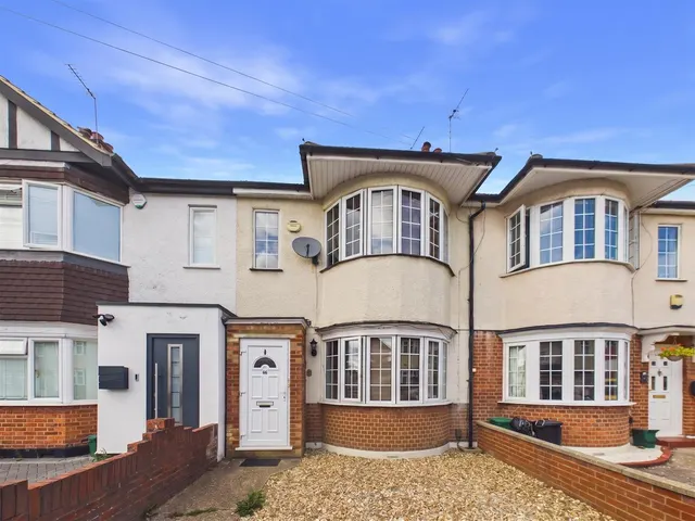 Brixham Crescent, Ruislip, HA4, photo 1