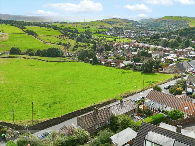 Lower Turf Lane, Scouthead, OL4, photo 2