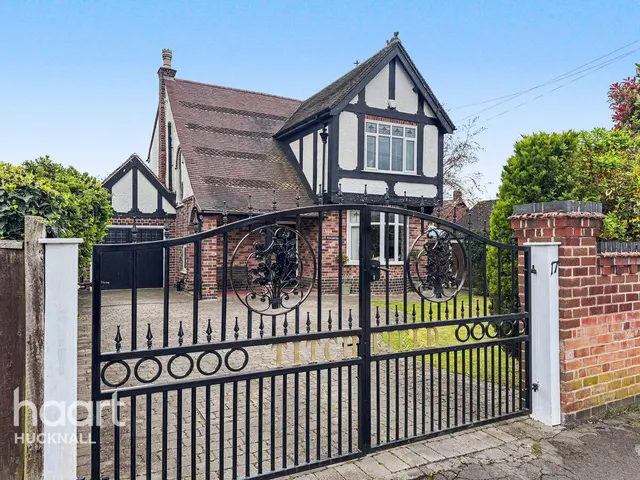 Park Drive, Nottingham, NG15, photo 1