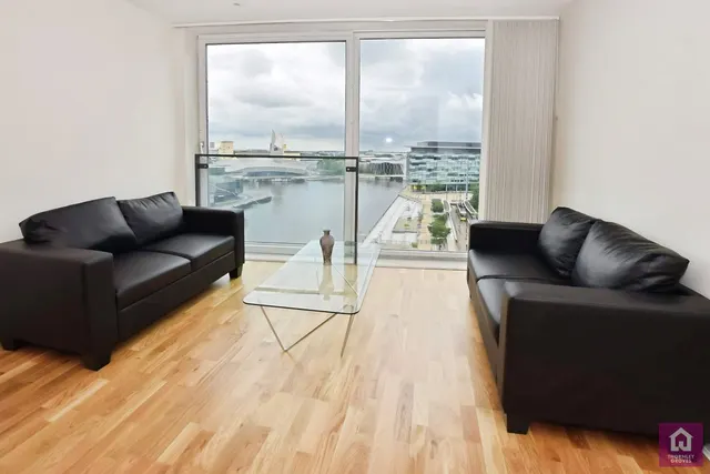The Quays, Salford, M50, photo 2