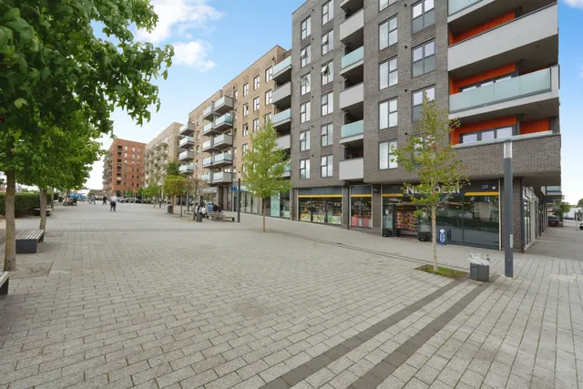 Prestwick Road, Watford, WD19, photo 1
