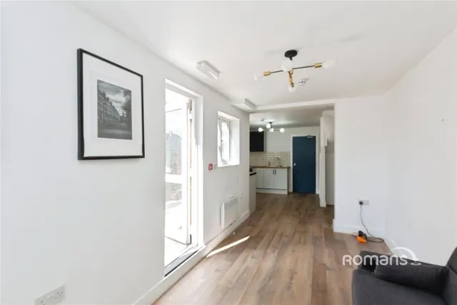 Ash Road, Aldershot, GU12, photo 3
