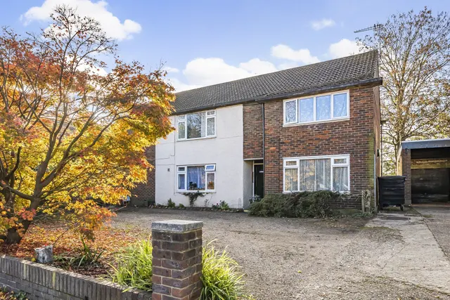 London Road, Enfield, photo 1