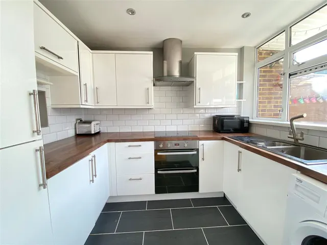Elmswood, Great Bookham, KT23, photo 3