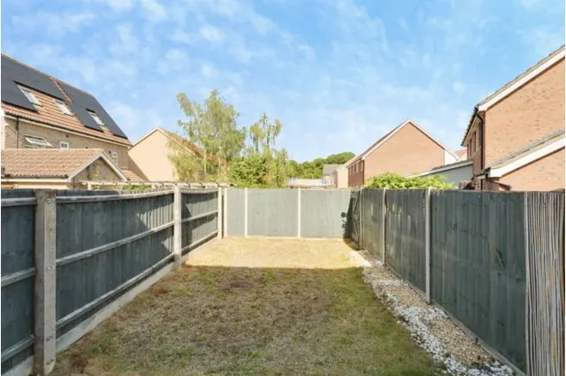 Photo 2 — Bilberry Close, Red Lodge, Bury St. Edmunds