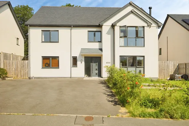 Bryniau Hendre, Penrhyndeudraeth, LL48, photo 1