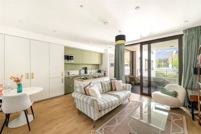 Haverstock Hill, London, NW3, photo 1
