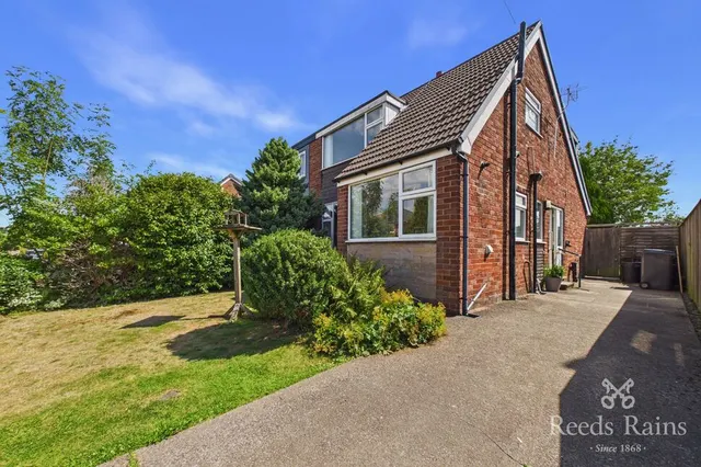 Photo 2 — Hayfield Avenue, Hoghton, Lancashire, PR5