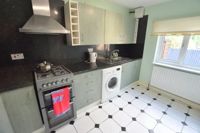 Buckingham Gate, Eaglestone, MK6, photo 2