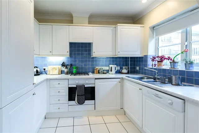 Grandpont Place, Long Ford Close, OX1, photo 2
