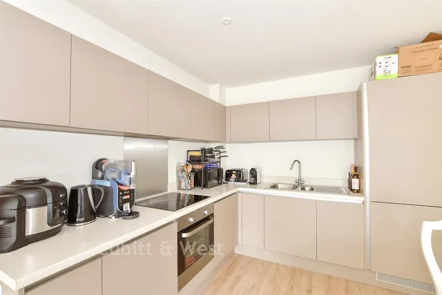 The Boulevard, Crawley, RH10, photo 2