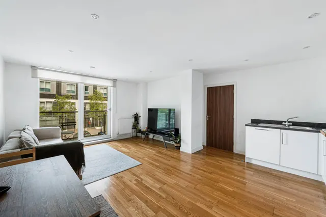Photo 3 — Burgoyne House, Brentford, TW8 0GB