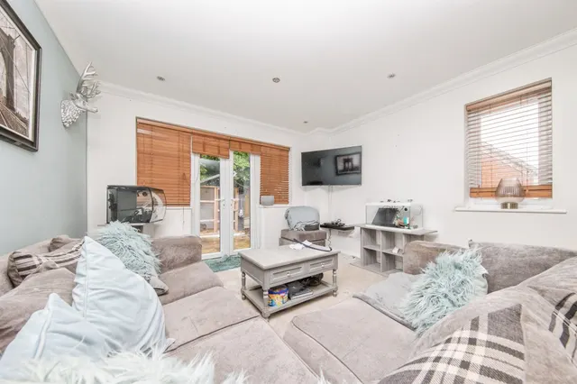 Harwich Road, Colchester, CO4, photo 3