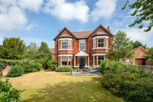 Main Street, Gunthorpe, NG14, photo 1
