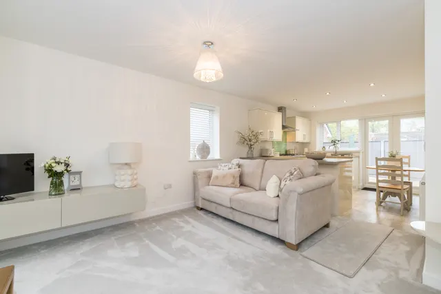 Nicol Road, Ashton-In-Makerfield, WN4, photo 1
