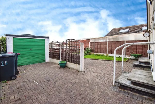 Coltishall Avenue, Bramley, S66, photo 2