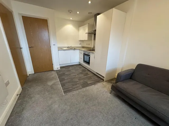 Photo 3 — 19 Fleming Way, Town Centre, Swindon, SN1