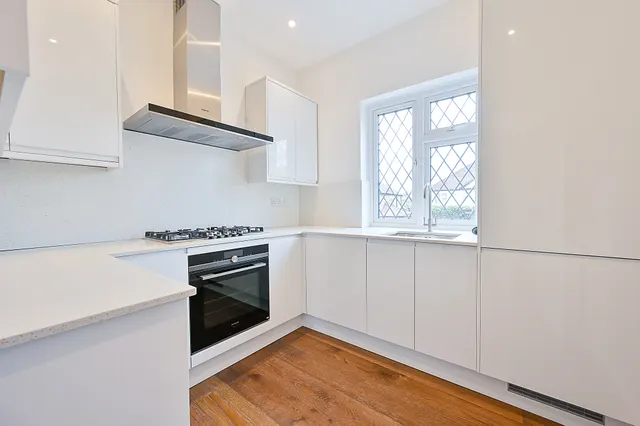 Photo 2 — 380a Malden Road, Worcester Park