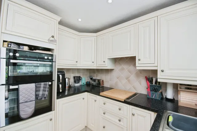 Photo 3 — Wade Close, Eastbourne