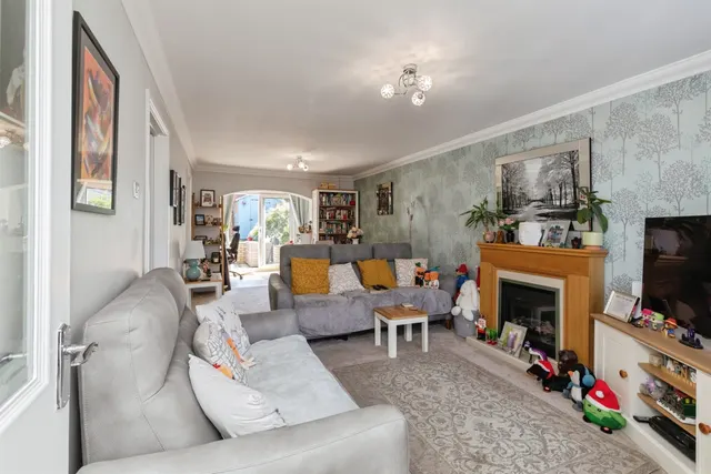 Photo 2 — Chevening Close, Stoke Gifford, Bristol
