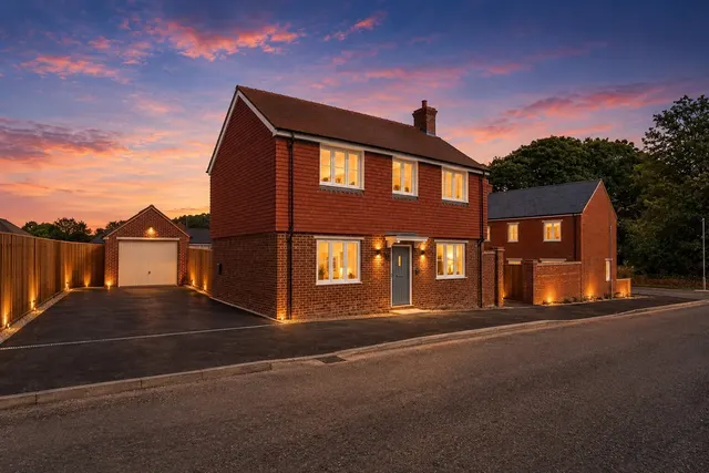Hoe Lane, North Baddesley, SO52, photo 1