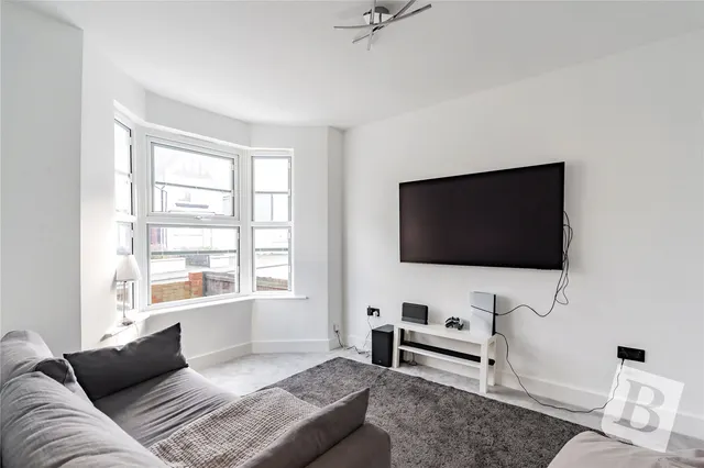 Whitehill Road, Gravesend, DA12, photo 2