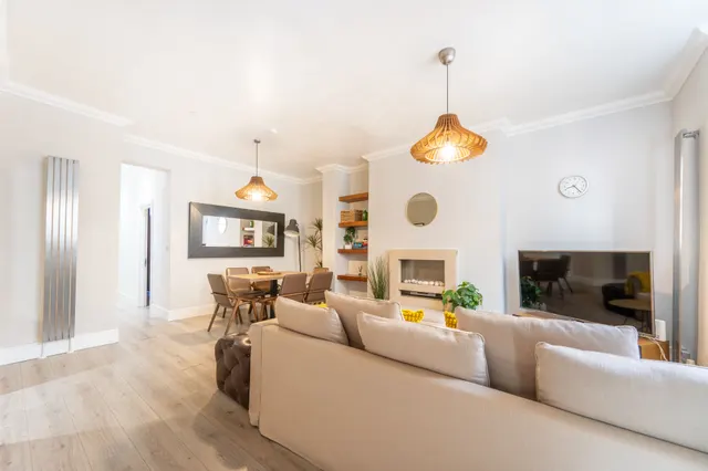 Photo 3 — Flat A, 30 Gloucester Terrace, London