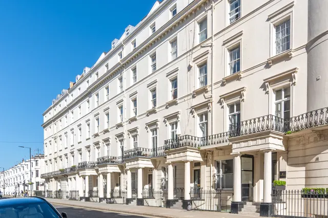 Photo 2 — Flat A, 30 Gloucester Terrace, London