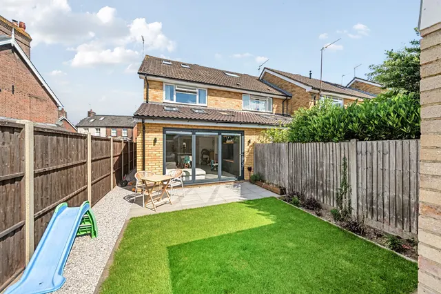 Photo 2 — Shakespeare Road, Harpenden, AL5