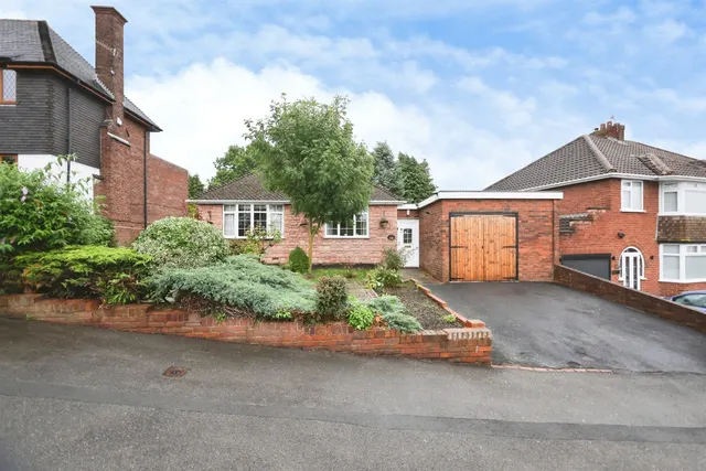 Acres Road, BRIERLEY HILL, photo 1