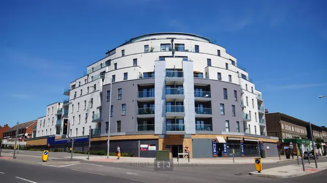 The Broadway, Loughton, IG10, photo 1