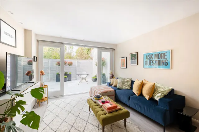1 bedroom flat, Brondesbury Road, Queen's Park, NW6