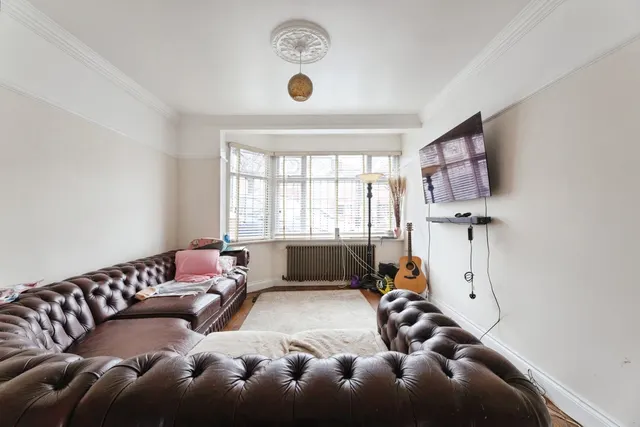 Photo 2 — Trelawney Road, Ilford, IG6