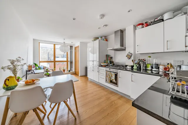 Photo 2 — Flat 6, Wesleyan School House, 41 Leswin Road, London