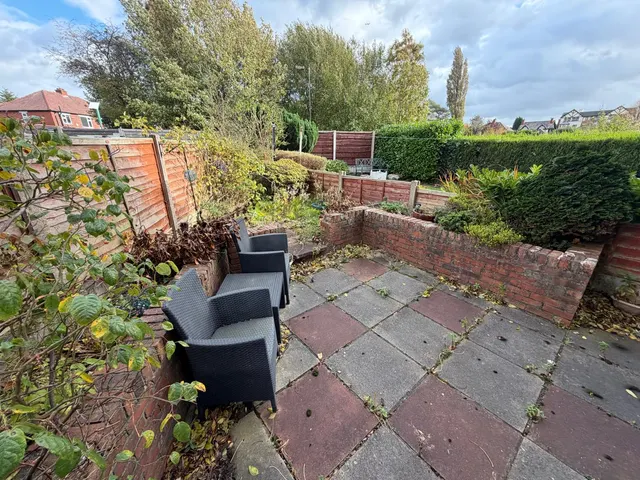 City Avenue, Denton, M34, photo 2