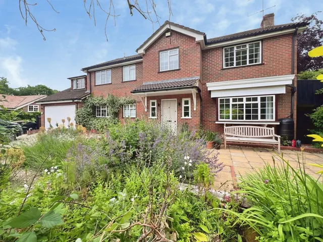 Hill Gardens, Streatley, RG8, photo 1