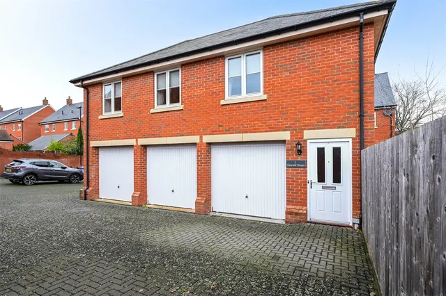 Oswald Street, Wellesley, Aldershot, Hampshire, GU11 4AP, photo 1