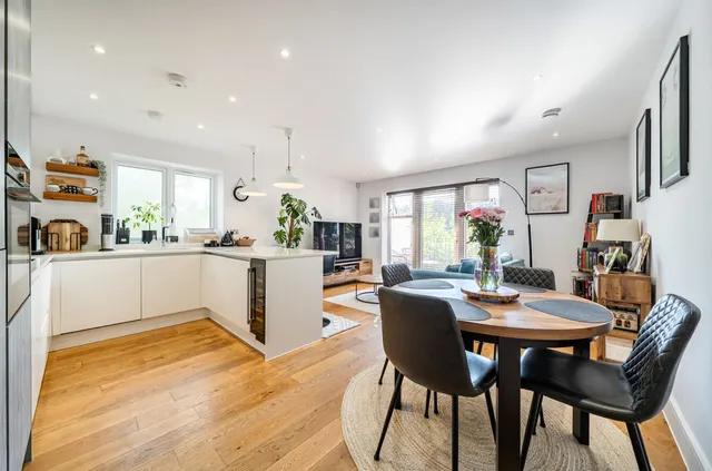 Photo 3 — 25 Monahan Avenue, Purley CR8 3BB