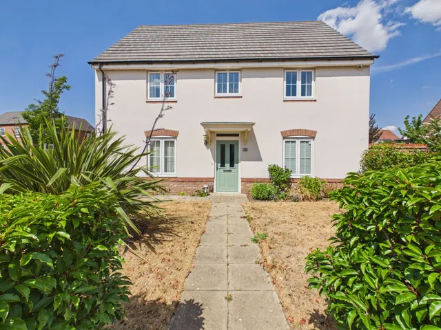 Harvest Drive, Cotgrave, NG12, photo 1