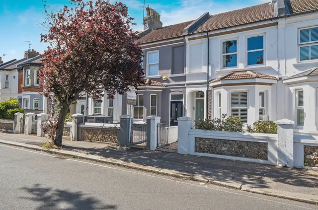 Queen Street, Broadwater, BN14, photo 1