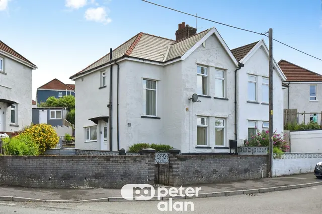 Fifth Avenue, Merthyr Tydfil, CF47, photo 1