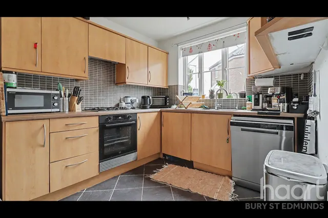 Skylark Close, Bury St Edmunds, IP32, photo 2