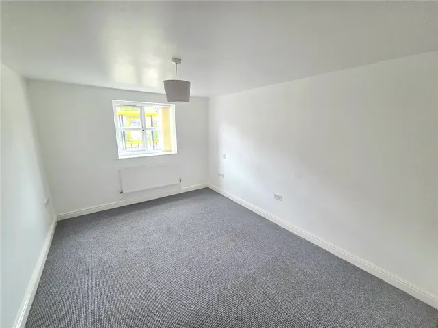 Western Avenue, Huyton, L36, photo 3