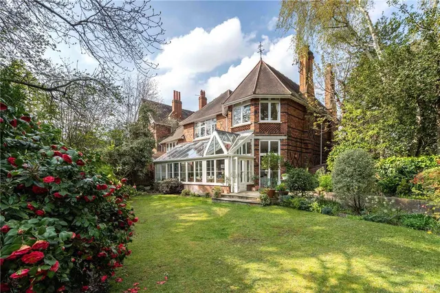 Photo 3 — Glencairn House, 70 Ridgway, Wimbledon, London, SW19 4RA