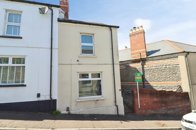 Cliff Street, Penarth, CF64, photo 1