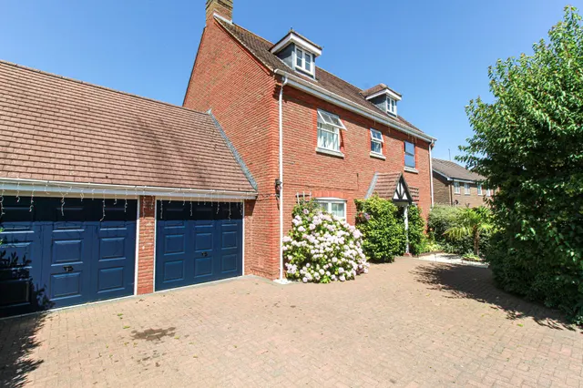 Winchfield Close, Fleet, GU51 1EQ, photo 1