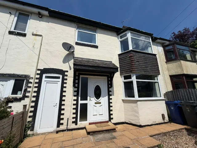 Poplar Grove, Newcastle-Under-Lyme, ST5, photo 1