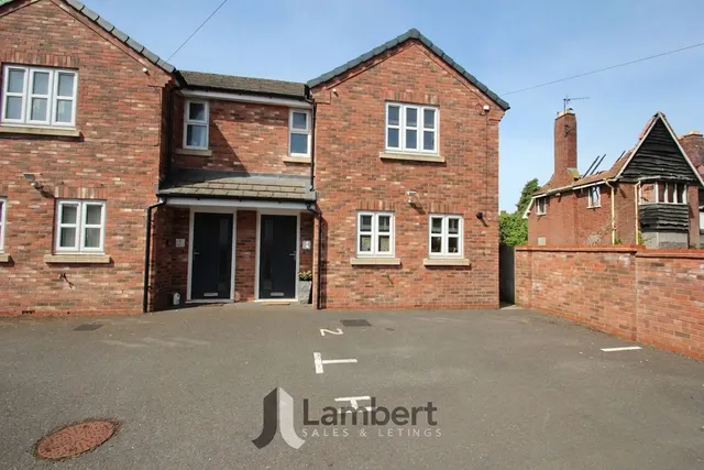 2 Charlton Place, Studley, photo 1